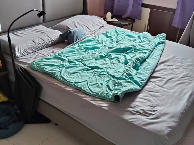 Common room at 175 lompang road for rent! Aircon wifi!