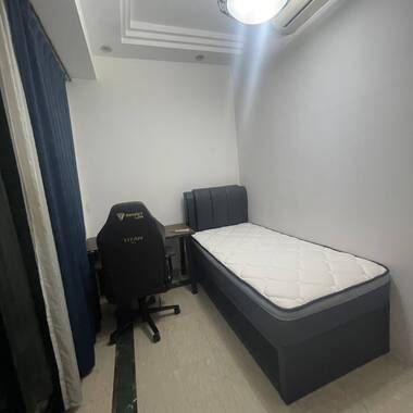 Condo balcony room at hillview green for rent