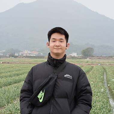 Paul Chang is looking for a room in Lavender