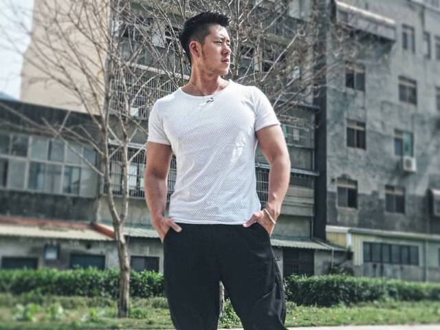 Wanghaoran is looking for a room in Bukit Timah