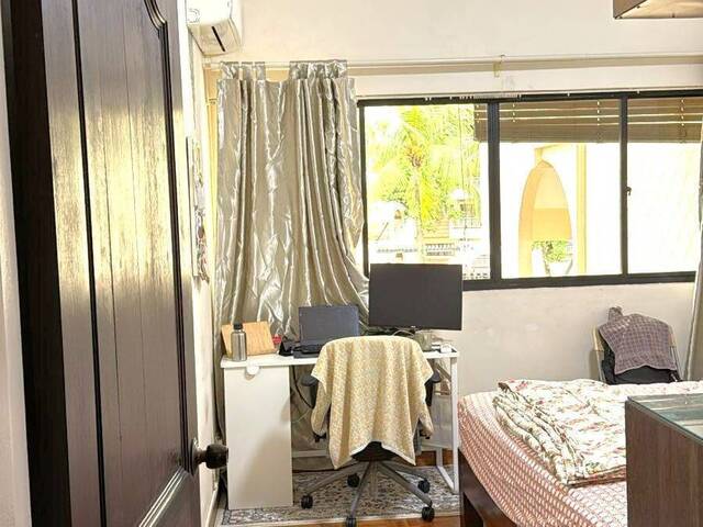 Common room for rent at Spanish Village. No Owner! NO AGENT FEE