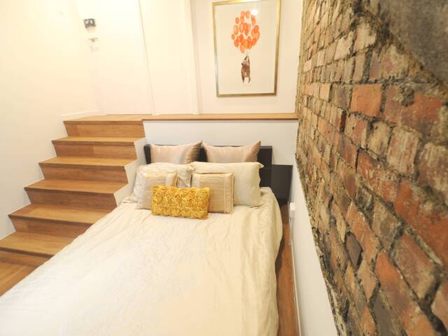 Cosy Room in River Valley