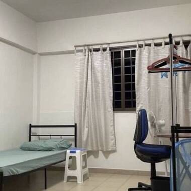 Near Yishun MRT! Common room at 750 yishun street 72 for rent! Aircon wifi!