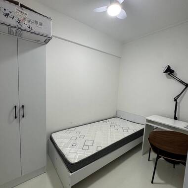 Newly renovated single common rooms available for rent start from 1st March 2026