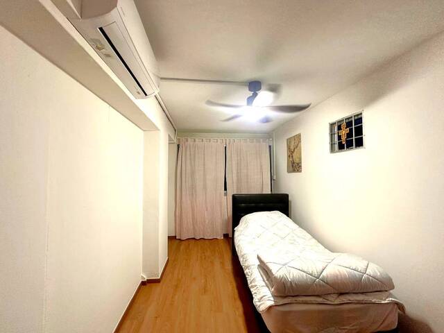 Common Room for rent at Blk 43A Sims Drive. Near to Aljunied MRT! NO AGENT FEE