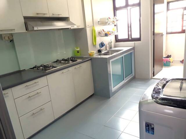 3R flat for Rent at Blk 8 Empress Road.Next to Farrer Road MRT! NO AGENT FEE