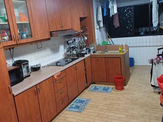 Master bed room Is Available