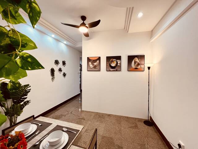 For Rent - Rare Premium Common Room With Balcony @Eastpoint Green Condo (Simei MRT - EWL/Green Line)