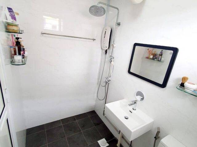 Serangoon MRT Master Room