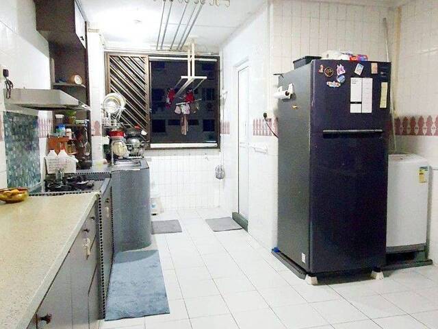 Serangoon MRT Master Room