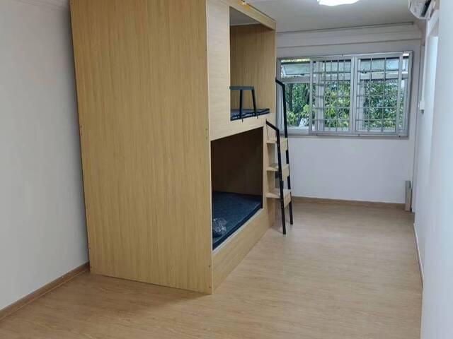 Master room at 847 woodlands street 82 for rent! Aircon wifi!