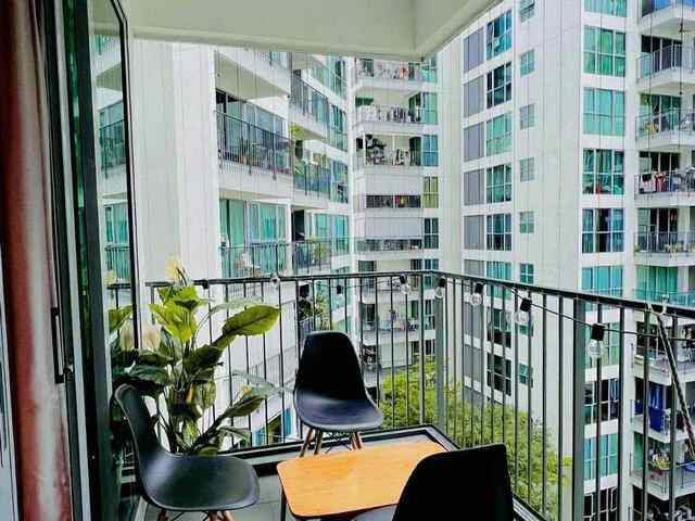 ROOM FOR RENT EIGHT COURTYARDS CONDO