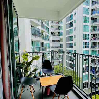 ROOM FOR RENT EIGHT COURTYARDS CONDO