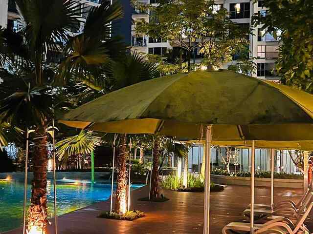 ROOM FOR RENT EIGHT COURTYARDS CONDO