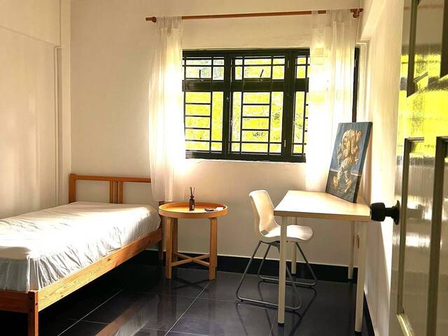 Common room for rent at Blk 60 Telok Blangah Heights Own Bathroom (Female Only) NO AGENT FEE