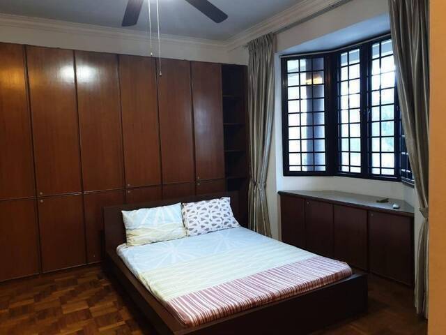 Master room at Telok Kurau Road for rent! Aircon wifi!