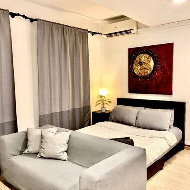 Prime CBD club street studio for rent