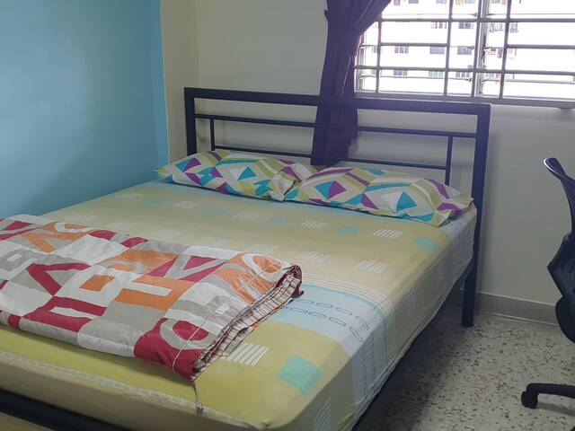 HDB small room for rent to single male