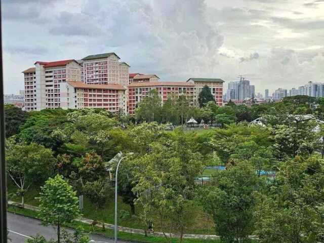 Looking for female roommate