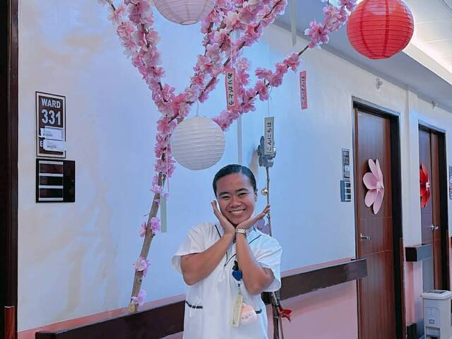 Rosemarie is looking for a room in Changi