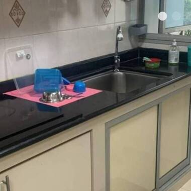 Newer flat, 3mins walk to Queenstown MRT, common room at blk52 Strathmore Avenue