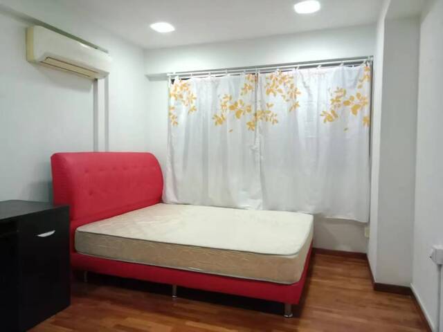Near choa chu Kang MRT common for tent
