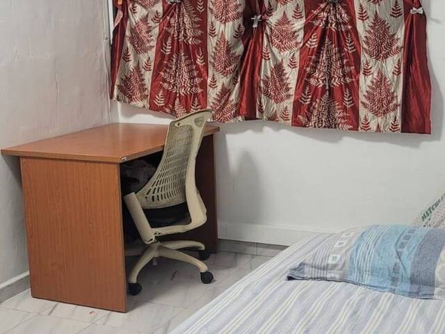 Common room at 120 Serangoon North Avenue 1 for rent! Wifi available!