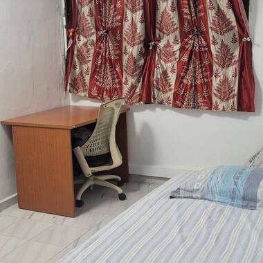 Common room at 120 Serangoon North Avenue 1 for rent! Wifi available!