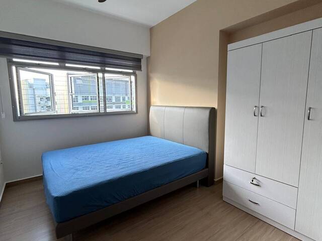 Common Room for Rent (Female only) - High Floor!