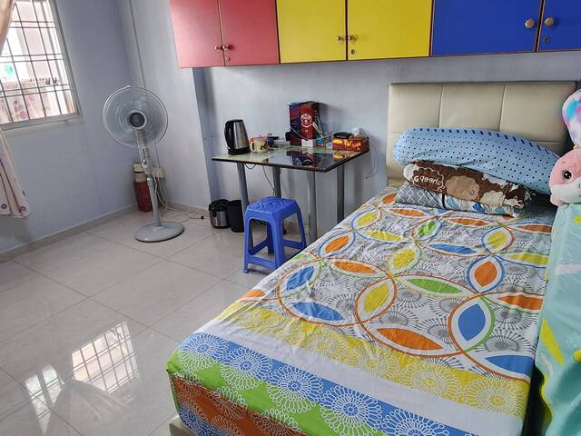 Blk 734 Jurong West St73 房间出租