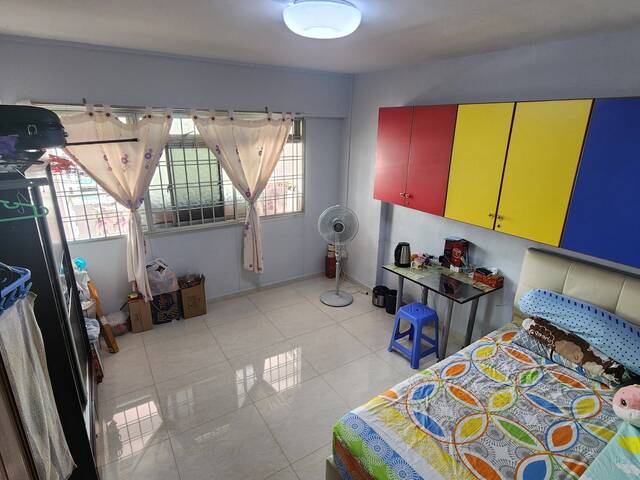 Blk 734 Jurong West St73 房间出租