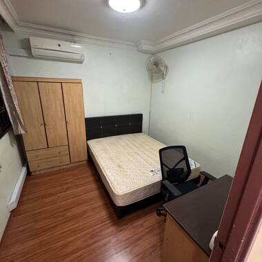 Common room for rent (available 1 march immediate occupancy)