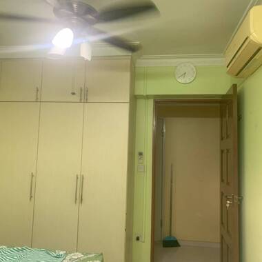 Newer flat, 3mins walk to Queenstown MRT, common room at blk52 Strathmore Avenue