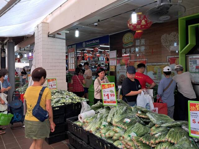 Tampines Ctrl. Rent 1 Master + 1 Common bedrm + Hall + Kitchen + 2 Bath