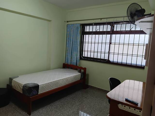 Common Room at Jurong West 5minutes walk to Boon Lay MRT