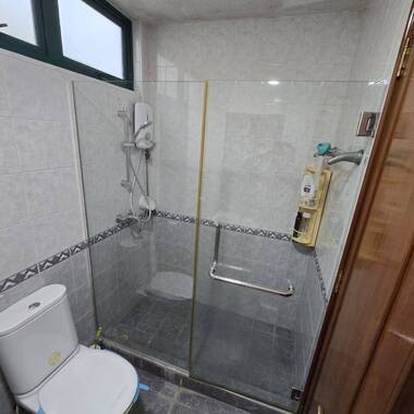 8mins walk to Lakeside MRT, Spacious Common room, only share bathroom with 1 female student