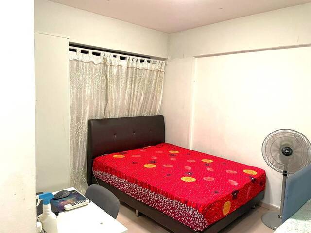 Master Room for rent at 510B Wellington Circle, Near to Sembawang MRT! no agent fee