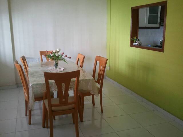 Hurry, Clean & Spacious Master Room. 2 mins walk to Tiong Bahru MRT