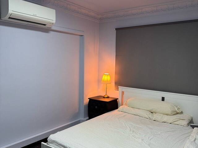 Common room at 295c compassvale crescent for rent! Aircon wifi!