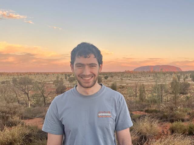 Thomas Schwarz is looking for a room in Holland Village