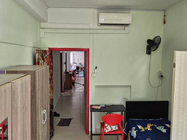 Room for rent at Balestier