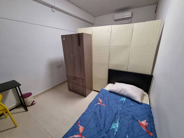 Room for rent at Balestier