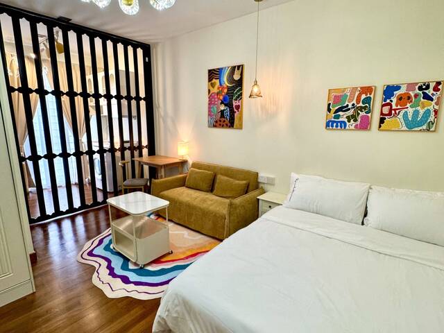Designer Studio with Kitchen + Ensuite | Near MRT, Mall & Schools | Pet-Friendly | No Agent Fee