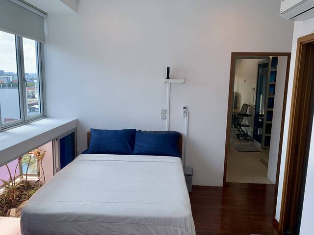 Sunny Terrace with 2 bedrooms w mini garden theme & rooftop pool near Kembangan MRT