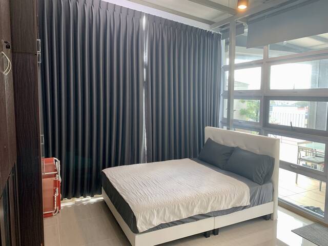 Sky Terrace with 2 bedrooms, rooftop pool and mini garden terrace near Kembangan MRT