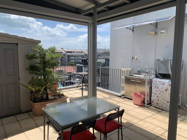 Sunny Terrace with 2 bedrooms w mini garden theme & rooftop pool near Kembangan MRT
