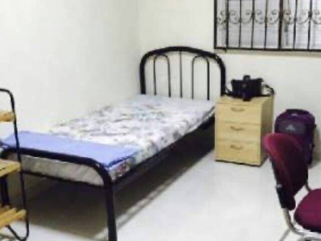 Common room at 632 Ang Mo Kio Avenue 4 for rent! Aircon wifi!