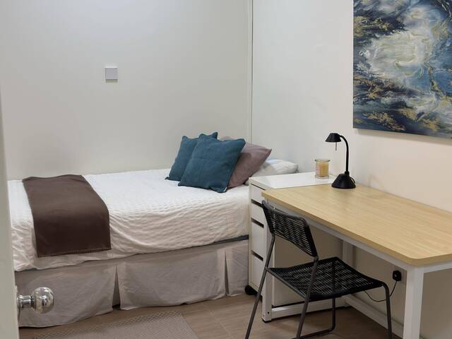 Private Self-Contained Mini Suite – Own Entrance – Pandan Valley Condo – Utilities Included