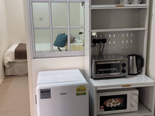 Private Self-Contained Mini Suite – Own Entrance – Pandan Valley Condo – Utilities Included