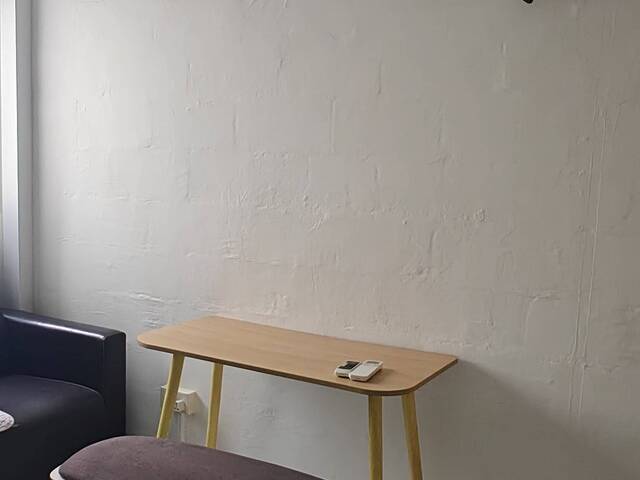 Common Bedroom with only 1 landlord staying in the unit